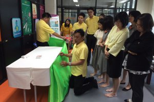 กิจกรรม KM Smart Sharing ครั้งที่ 1 เรื่อง “ การจัดเตรียมสถานที่ประกอบการประชุมสัมมนาและวิธีการพับโบว์สำหรับใส่เหรียญที่ระลึก &quot;