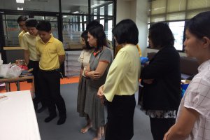 กิจกรรม KM Smart Sharing ครั้งที่ 1 เรื่อง “ การจัดเตรียมสถานที่ประกอบการประชุมสัมมนาและวิธีการพับโบว์สำหรับใส่เหรียญที่ระลึก &quot;