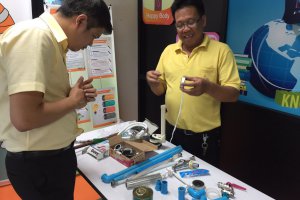 กิจกรรม KM Smart Sharing ครั้งที่ 1 เรื่อง “ การจัดเตรียมสถานที่ประกอบการประชุมสัมมนาและวิธีการพับโบว์สำหรับใส่เหรียญที่ระลึก &quot;