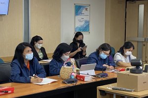 กิจกรรมบรรยายถ่ายทอดความรู้ ในหัวข้อ “การวิเคราะห์สถานการณ์ทางเศรษฐกิจอุตสาหกรรมรายสาขา กรณีศึกษา วิกฤตรัสเซีย-ยูเครนและสถานการณ์โลก : สะเทือนอุตสาหกรรมไทย” 