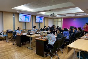 ถ่ายทอดความรู้ เรื่อง “Data & Design นำเสนออย่างมีสไตล์ด้วย Canva”(23-พฤษภาคม-2568)