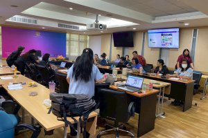 ถ่ายทอดความรู้ เรื่อง “Data & Design นำเสนออย่างมีสไตล์ด้วย Canva”(23-พฤษภาคม-2568)
