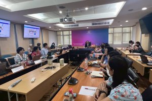 ถ่ายทอดความรู้ เรื่อง “Data & Design นำเสนออย่างมีสไตล์ด้วย Canva”(23-พฤษภาคม-2568)