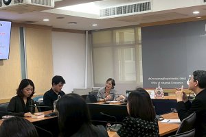 ประชุมเชิงปฏิบัติการโดยผู้เชี่ยวชาญด้านกระบวนการจัดการความรู้ โดยผู้เชี่ยวชาญด้านกระบวนการจัดการความรู้ โดย รศ.ดร.อรจรีย์ ณ ตะกั่วทุ่ง